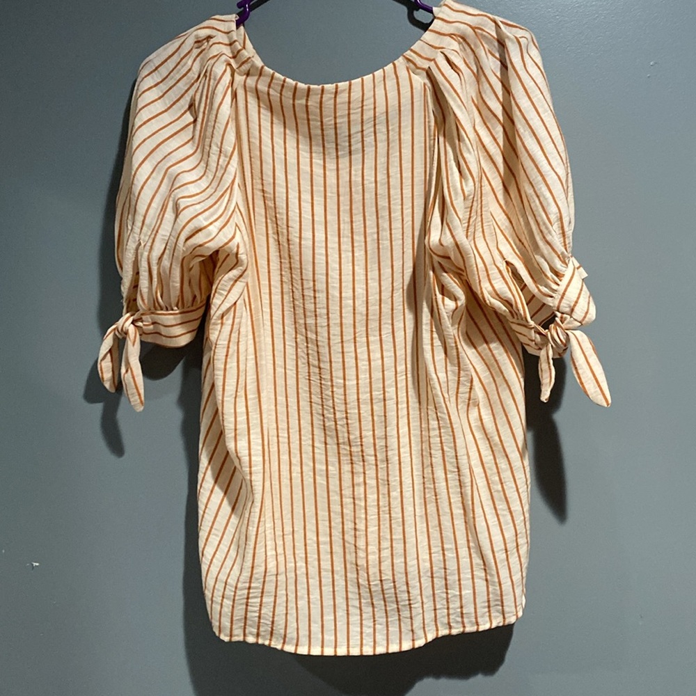 Button down shirt - Picture 3 of 3
